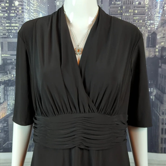 EVAN-PICONE sz 14 Jet Black Ruched V-Neck A-Line Dress - Picture 2 of 6